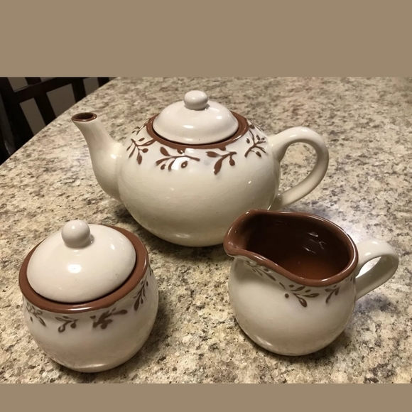 Skye Mcghie Country Fair Teapot & C&S Dish - Picture 1 of 8